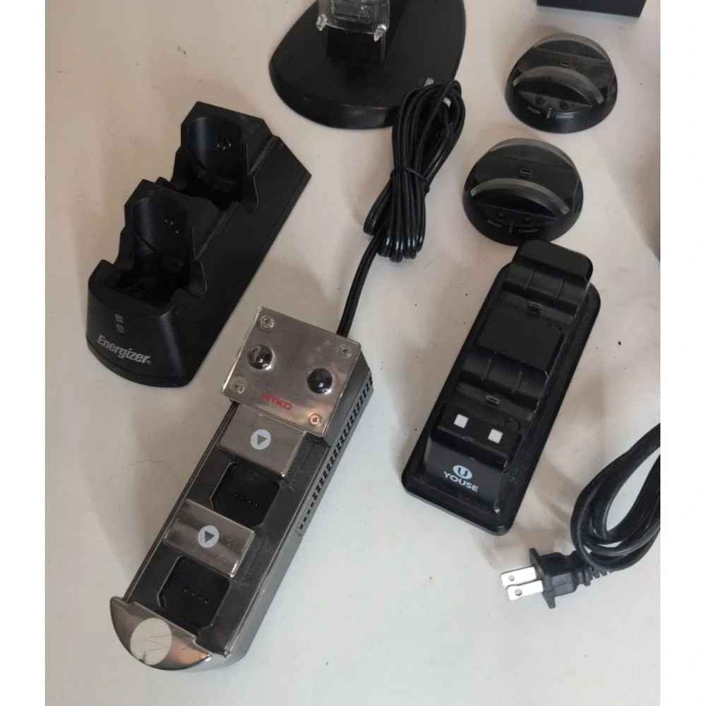 Huge Mixed Lot Of PS1 PS2 PS3 PS4 Wii Nintendo TV Wired Chargers Docking & More!